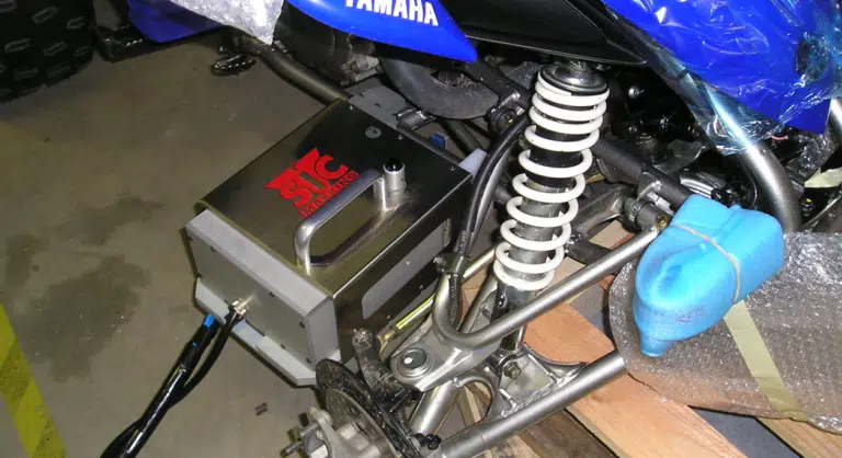 Marcado en chasis de distintos tamaños en zonas de difícil acceso