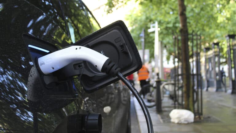 Energía que deja huella: trazabilidad láser en baterías para vehículos eléctricos