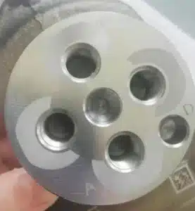 fabricante máquina texturizado sector automovilístico